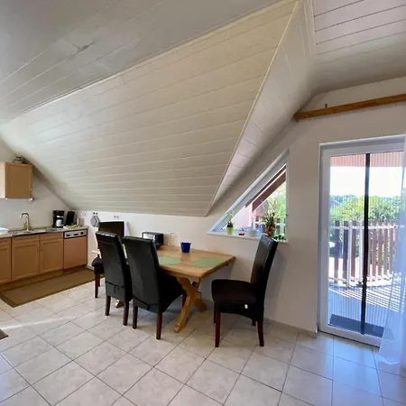 Schwalbennest Apartman *